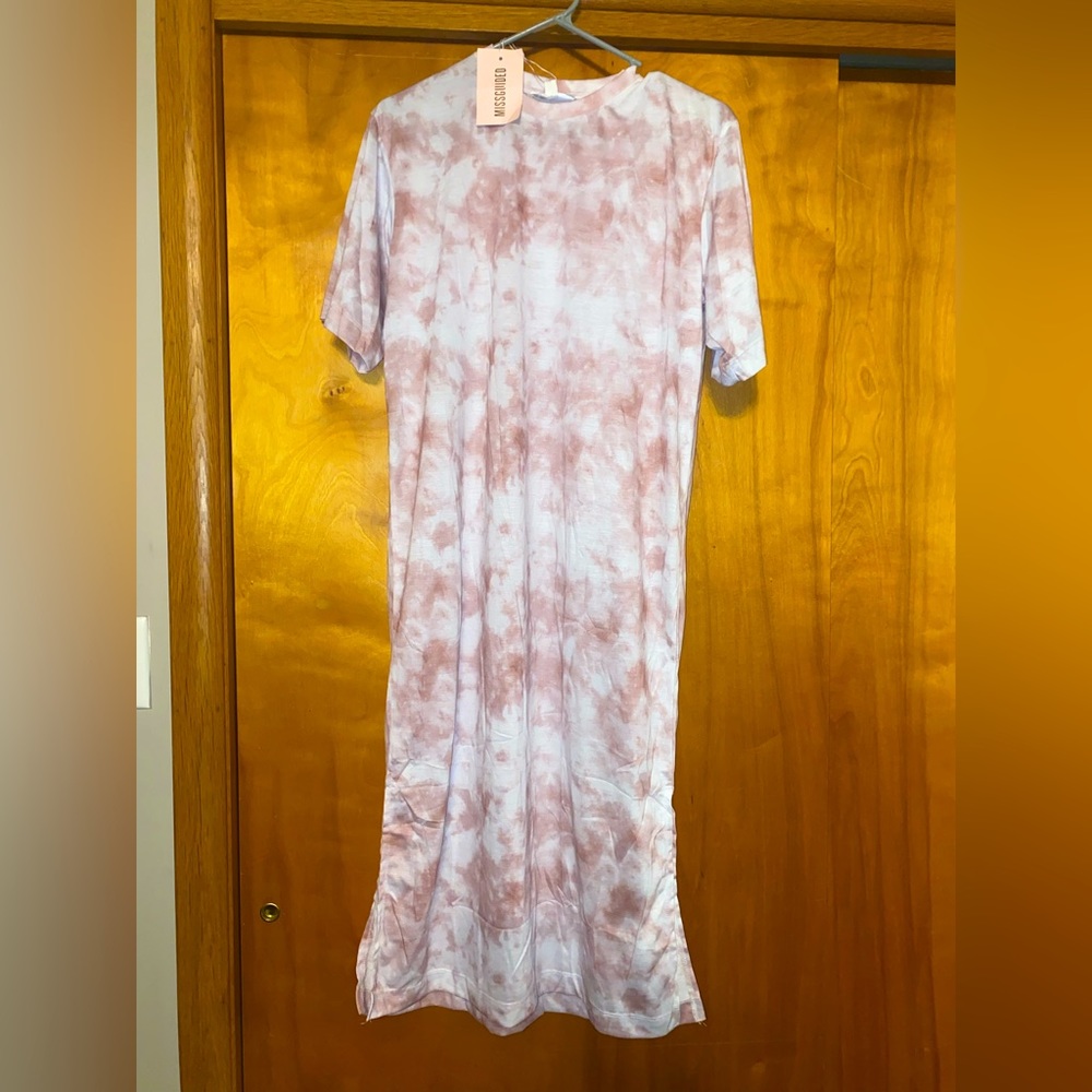 Missguided T-Shirt Midi Dress In Pink Tie-Dye - Picture 3 of 3